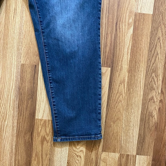 Torrid BoyFriend Blue Denim Jeans Size 20 Regular - Picture 5 of 9